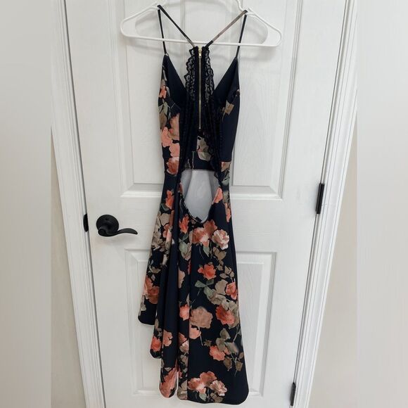 Windsor Navy Blue High Low Floral Lace Back Keyhole Women’s Size Small - Picture 2 of 7